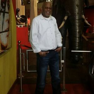 Meet your Posher, Victor